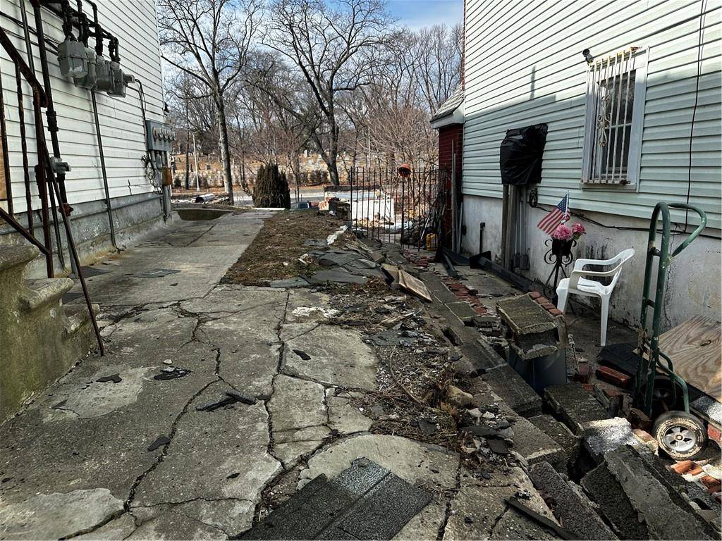 Brooklyn, NY 11208,90 Jackie Robinson Pkwy