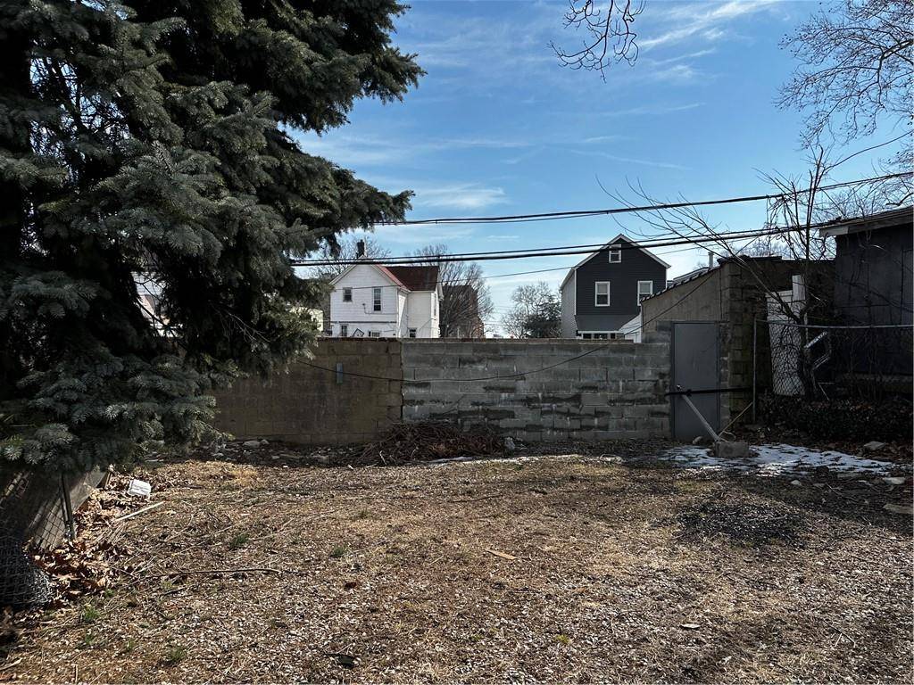 Brooklyn, NY 11208,90 Jackie Robinson Pkwy