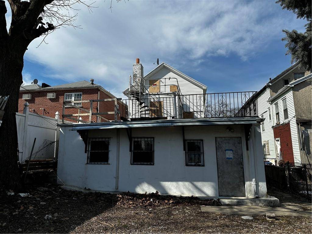 Brooklyn, NY 11208,90 Jackie Robinson Pkwy