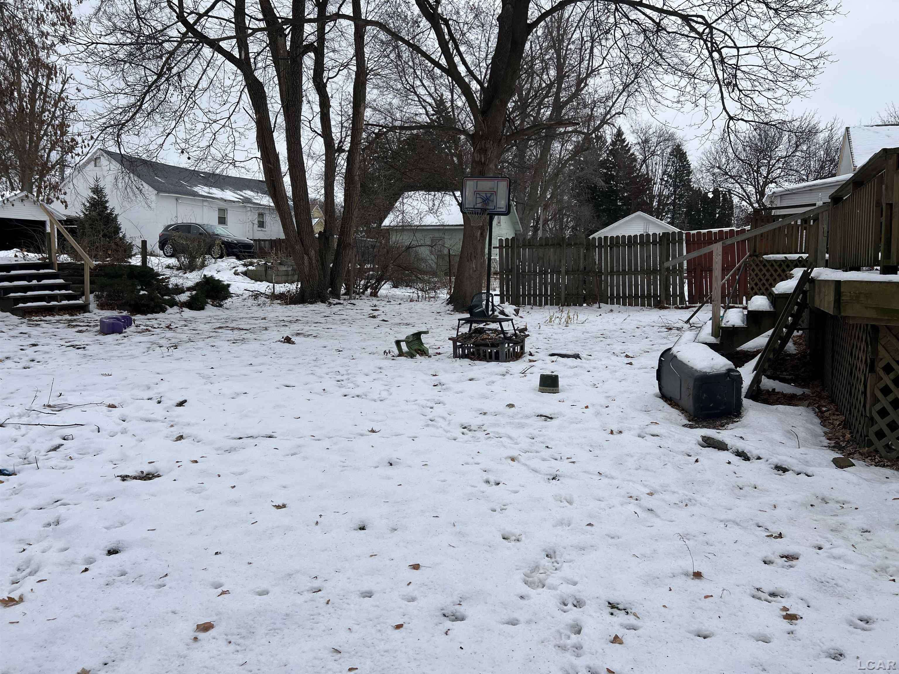 Adrian, MI 49221,903 E Maple ST