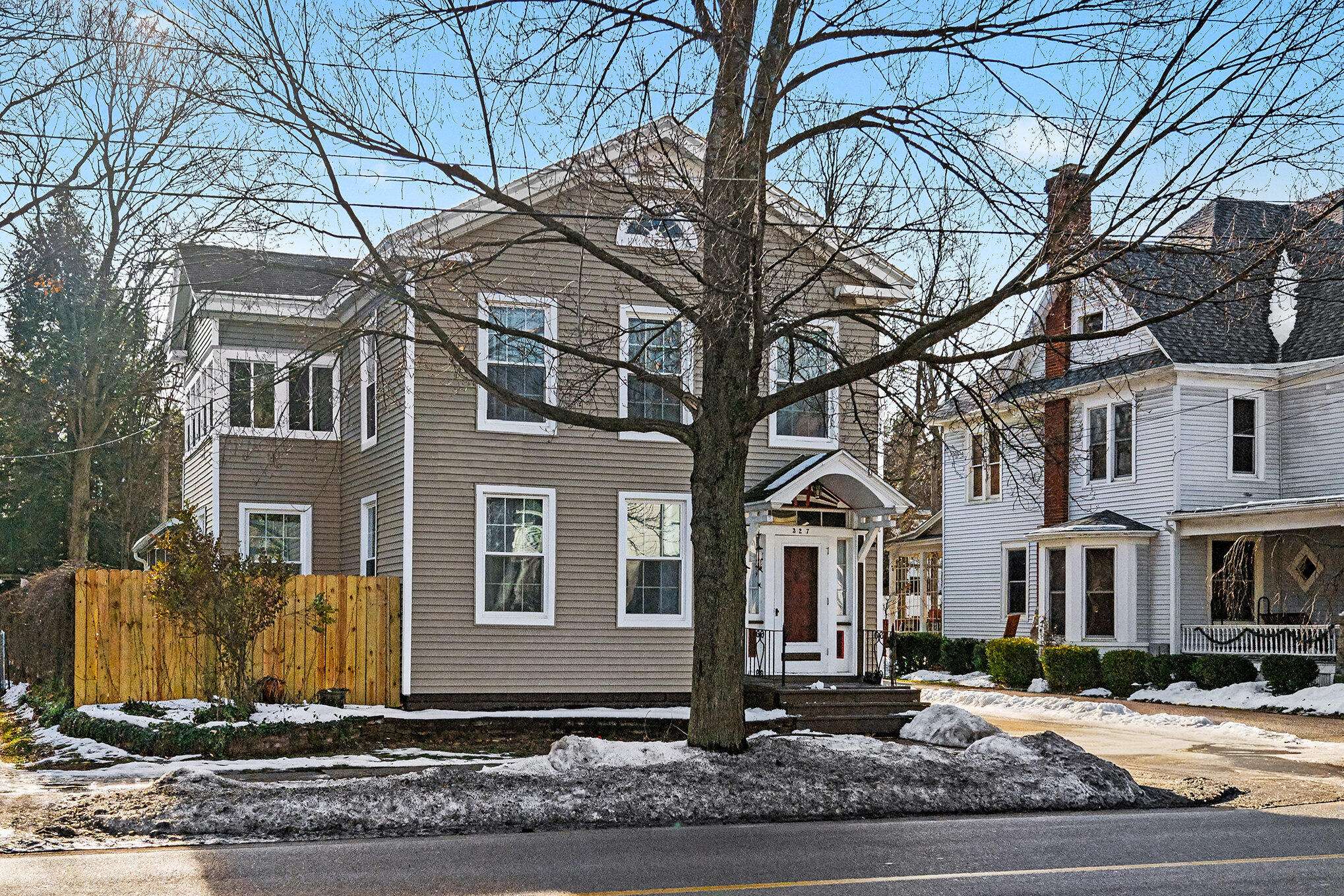 Allegan, MI 49010,327 Monroe ST