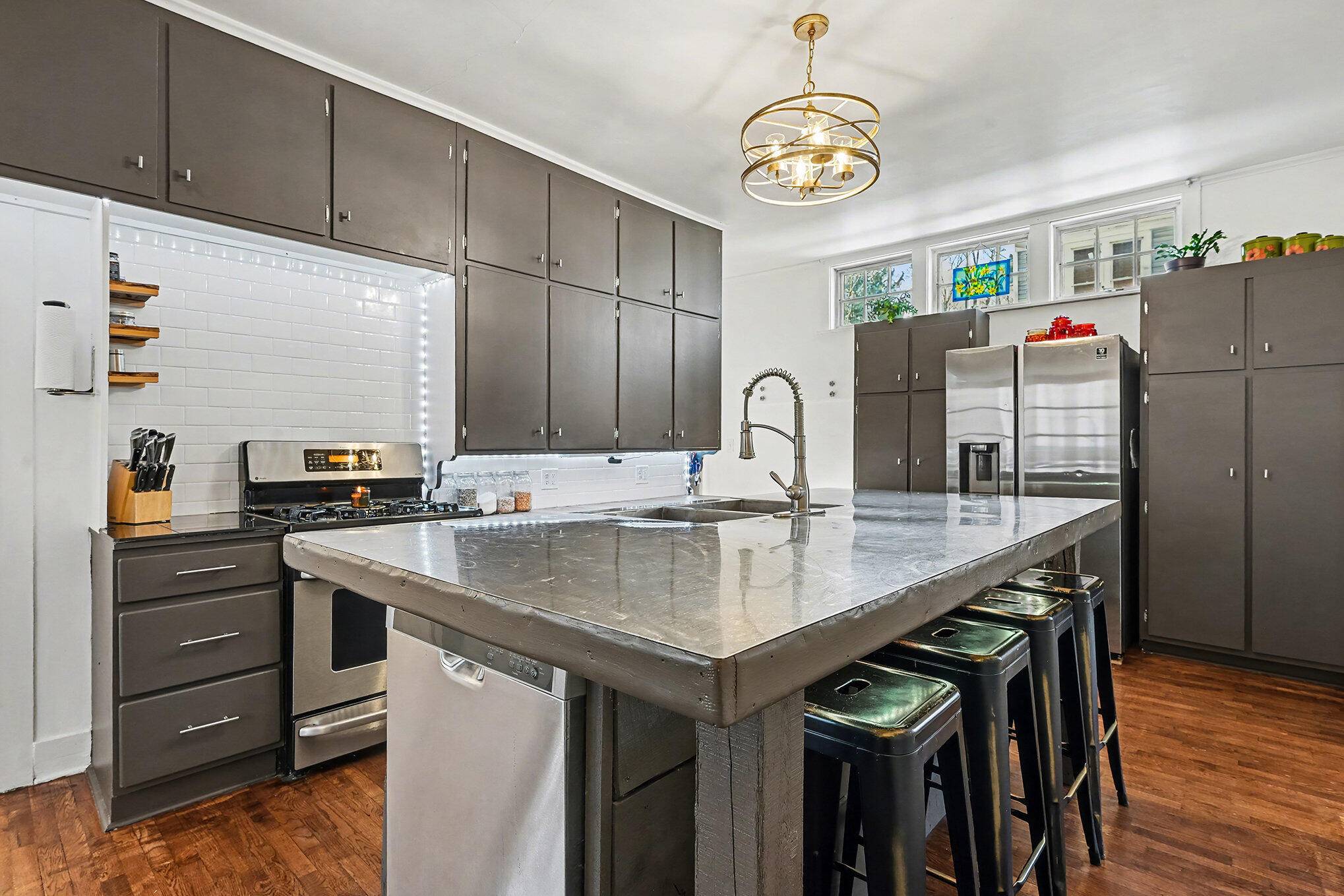 Allegan, MI 49010,327 Monroe ST