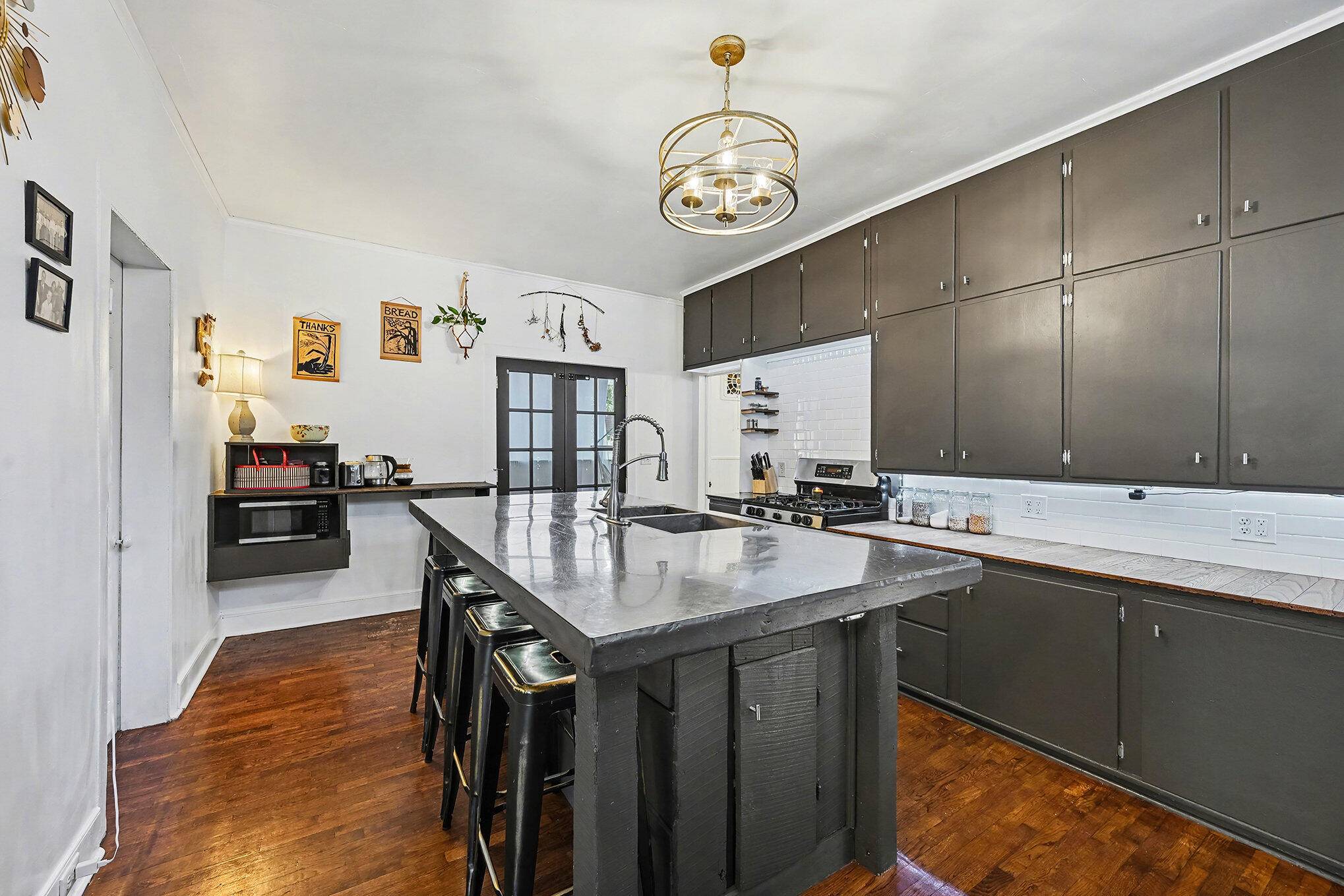 Allegan, MI 49010,327 Monroe ST