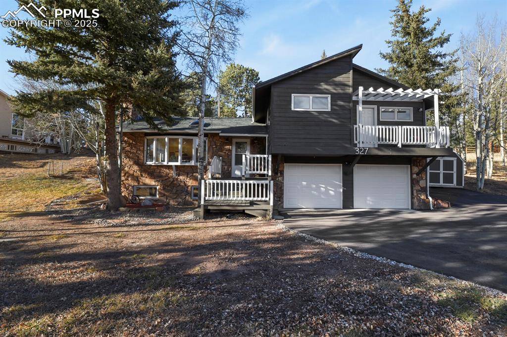 Woodland Park, CO 80863,327 Lakewood DR