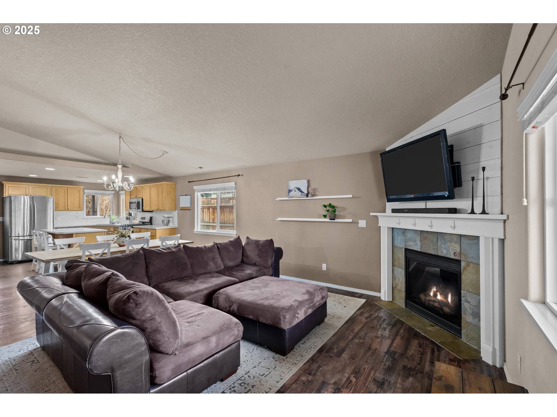 Bend, OR 97701,63194 NE DE HAVILAND ST