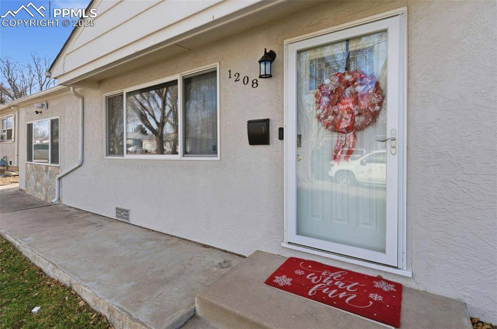 Pueblo, CO 81001,1208 Alexander CIR