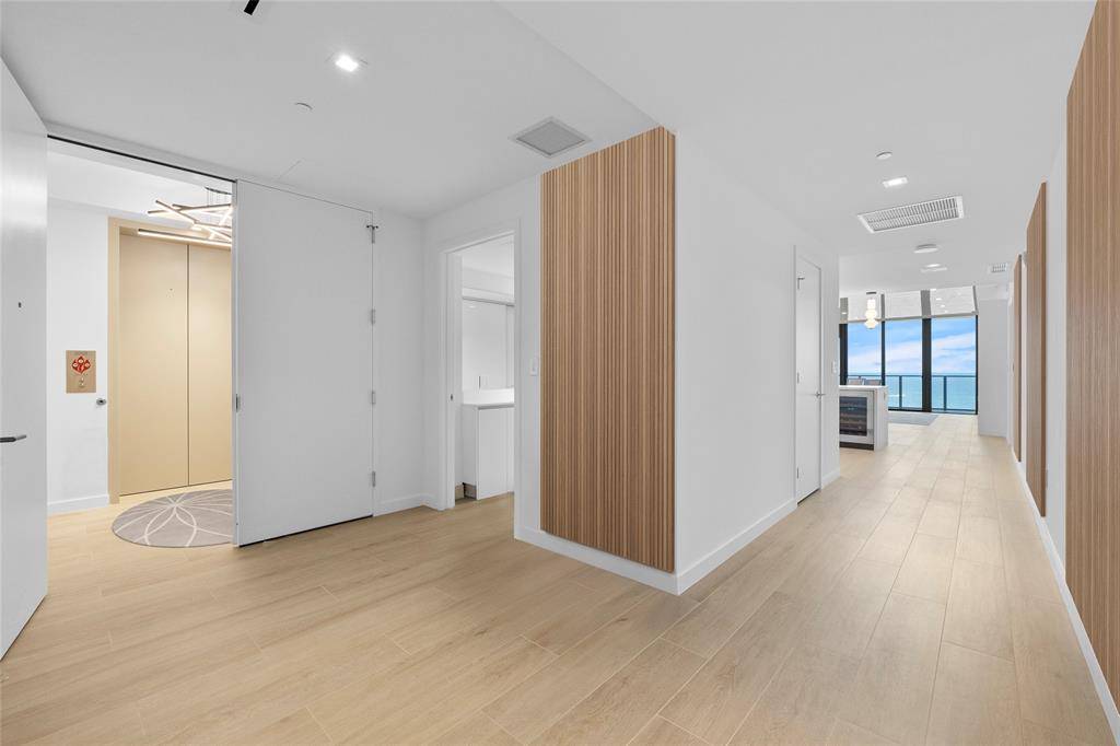 Pompano Beach, FL 33062,1116 N Ocean Blvd #904