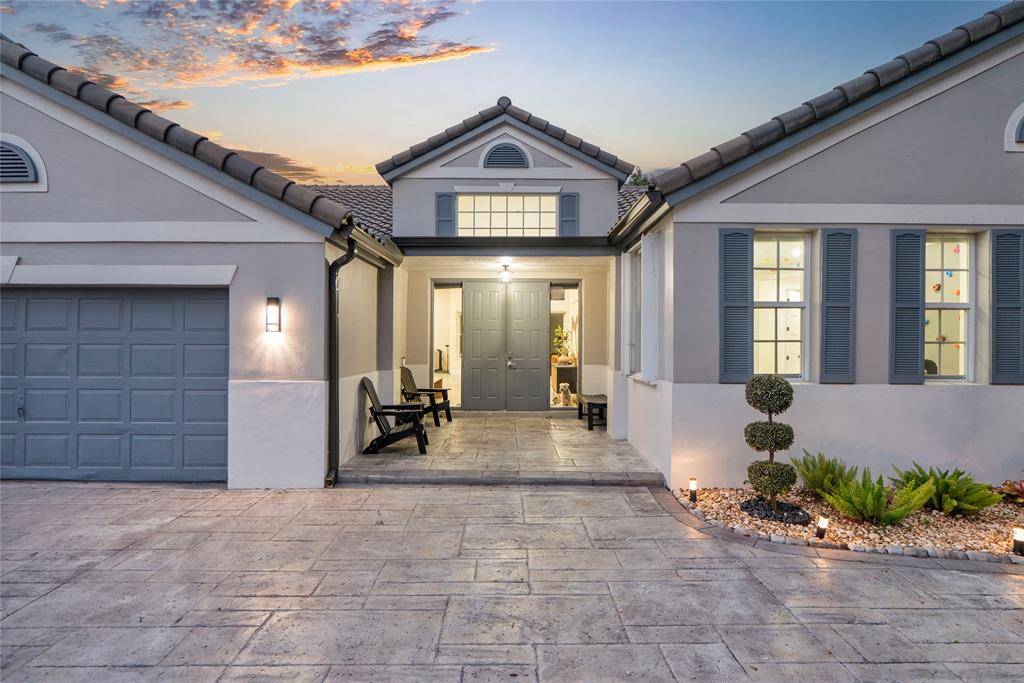 Davie, FL 33328,9081 Southern Orchard Rd