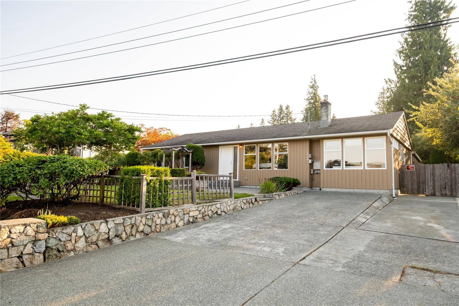 Campbell River, BC V9W 1G5,1038 Ash St