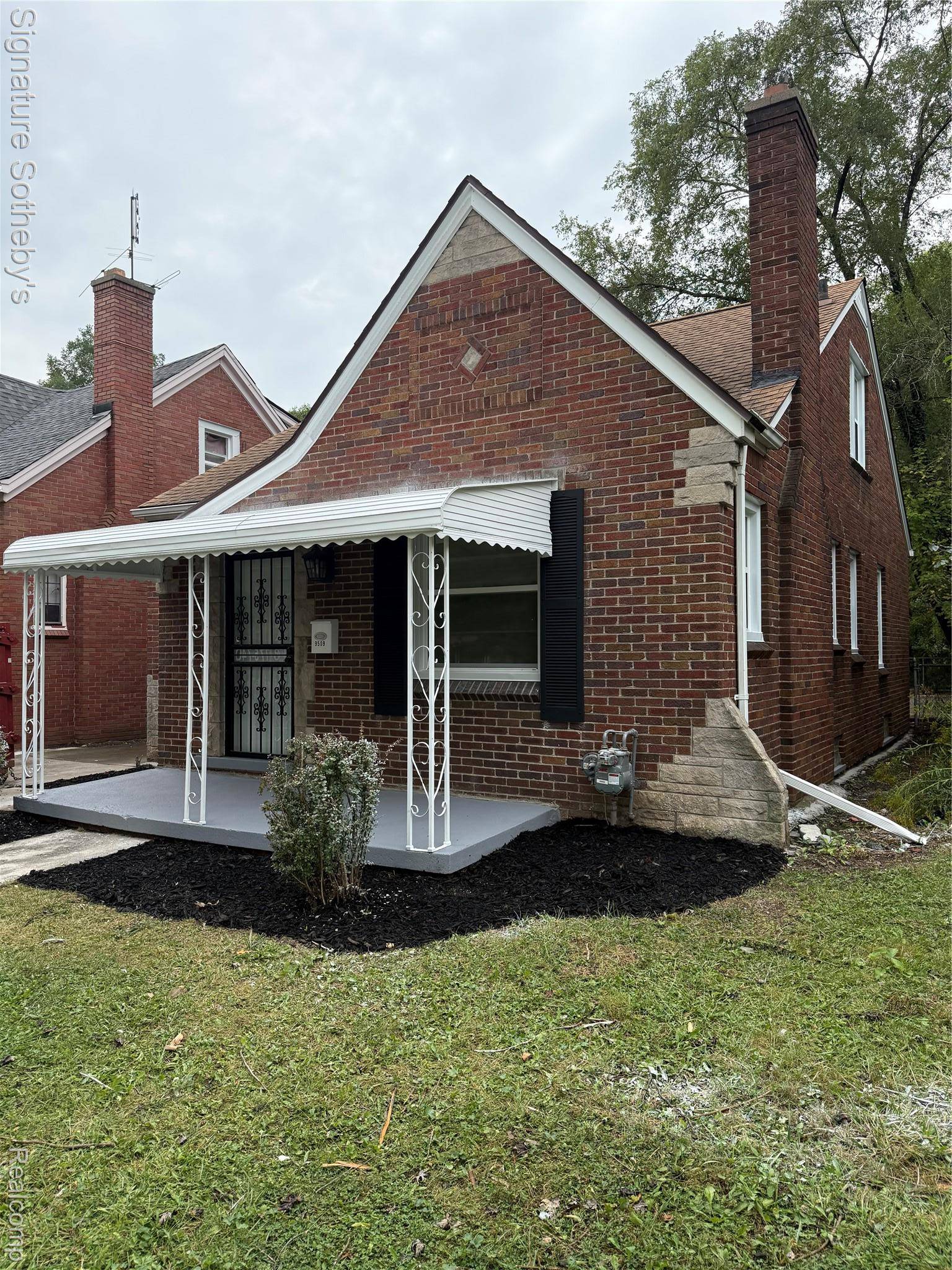 Detroit, MI 48224,9509 Lakepointe ST