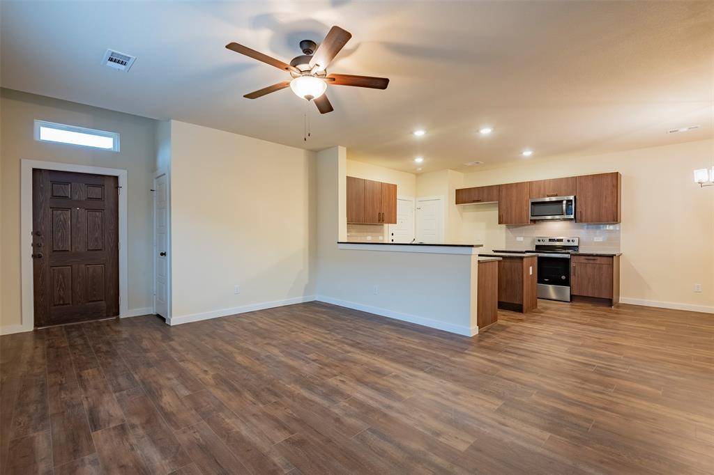 Venus, TX 76084,637 Blackland Drive