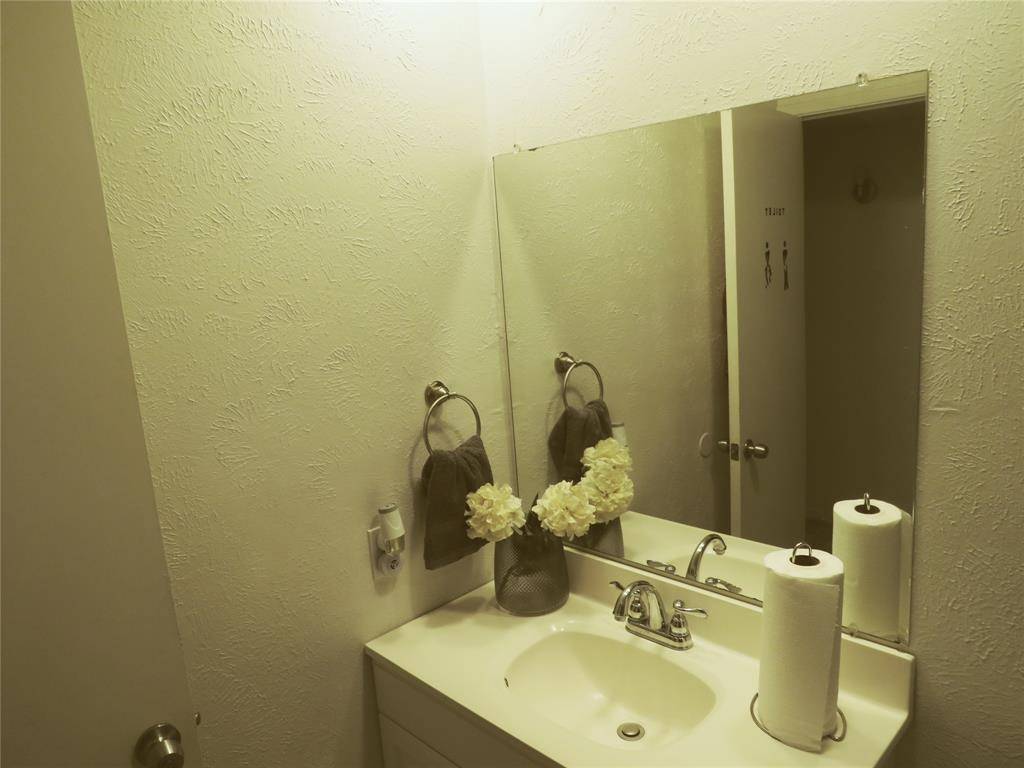 Dallas, TX 75249,7218 Chinaberry Road