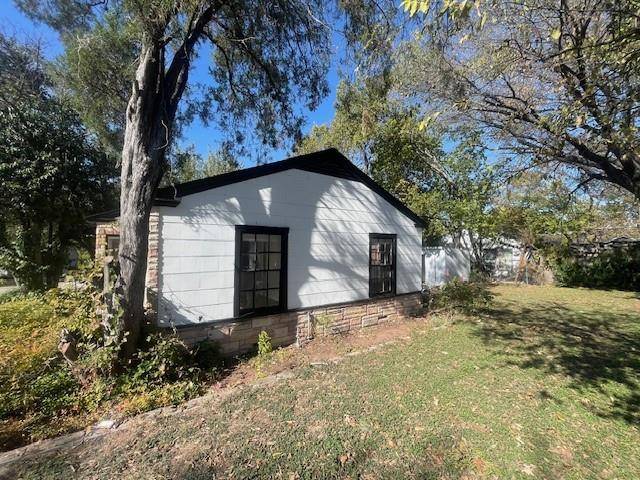 Fort Worth, TX 76116,7428 Gaston Avenue