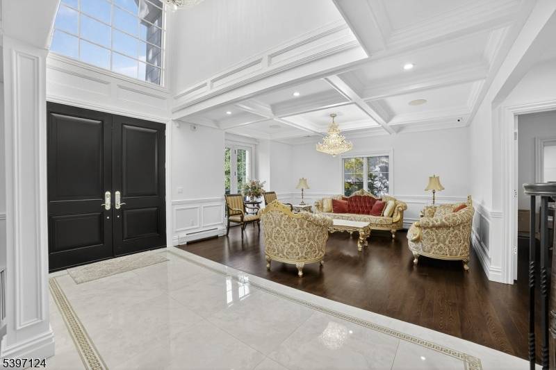 Fort Lee Boro, NJ 07024,1096 Briar Way