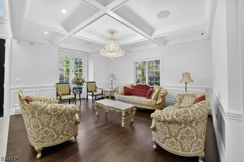 Fort Lee Boro, NJ 07024,1096 Briar Way