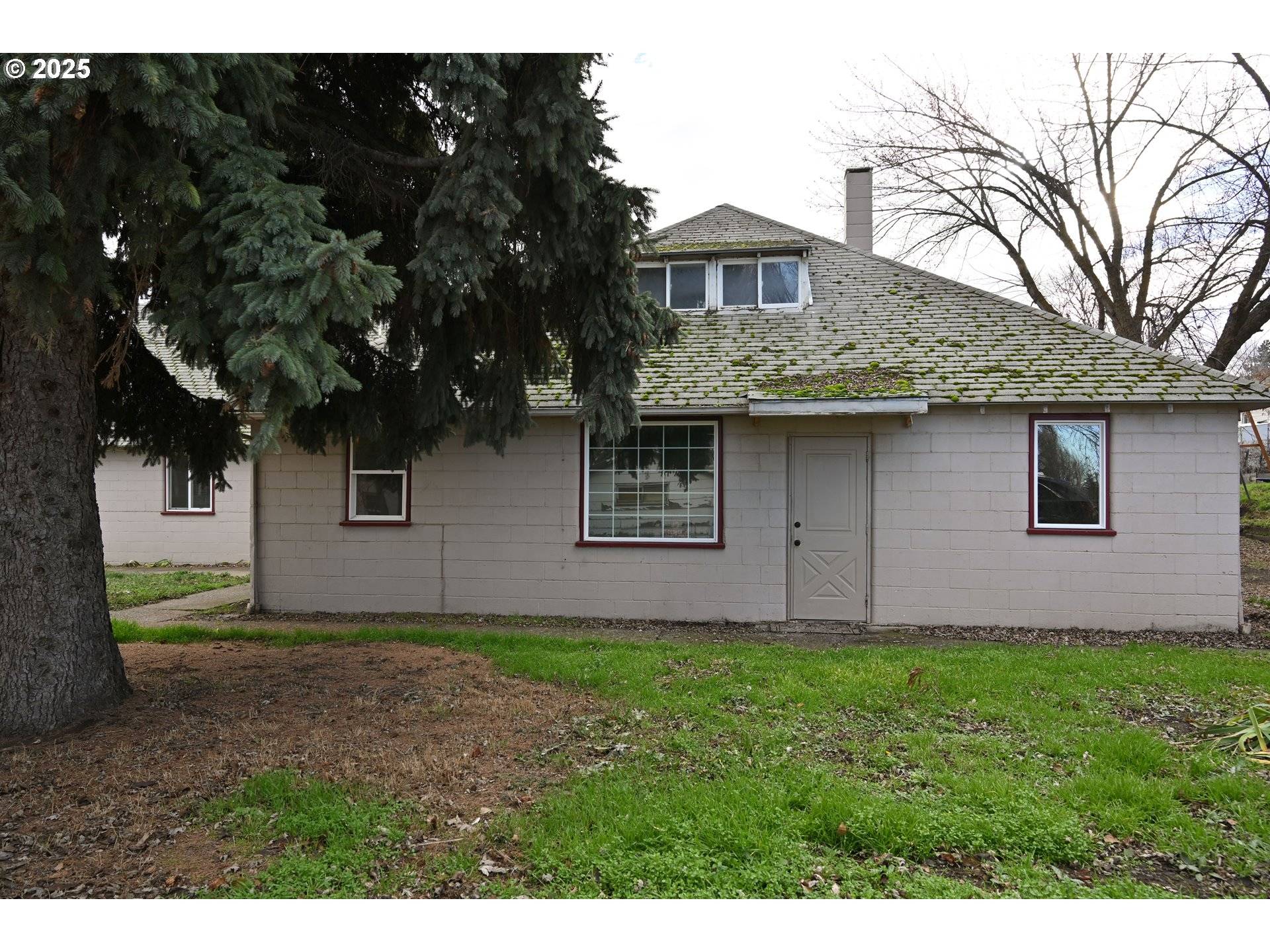 Weston, OR 97886,115 N WATER ST