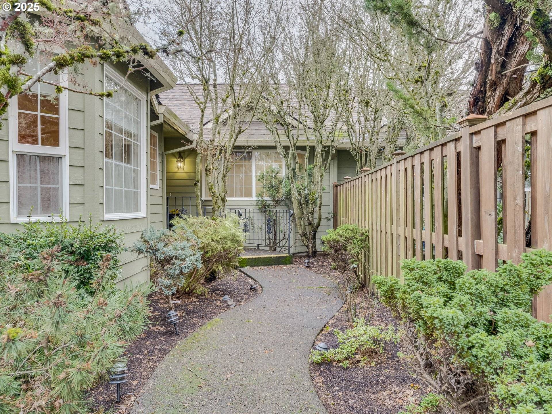 Mc Minnville, OR 97128,518 NW WILLAMETTE CT