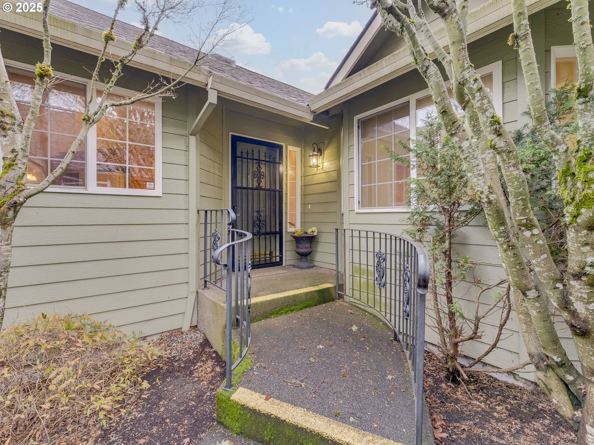 Mc Minnville, OR 97128,518 NW WILLAMETTE CT