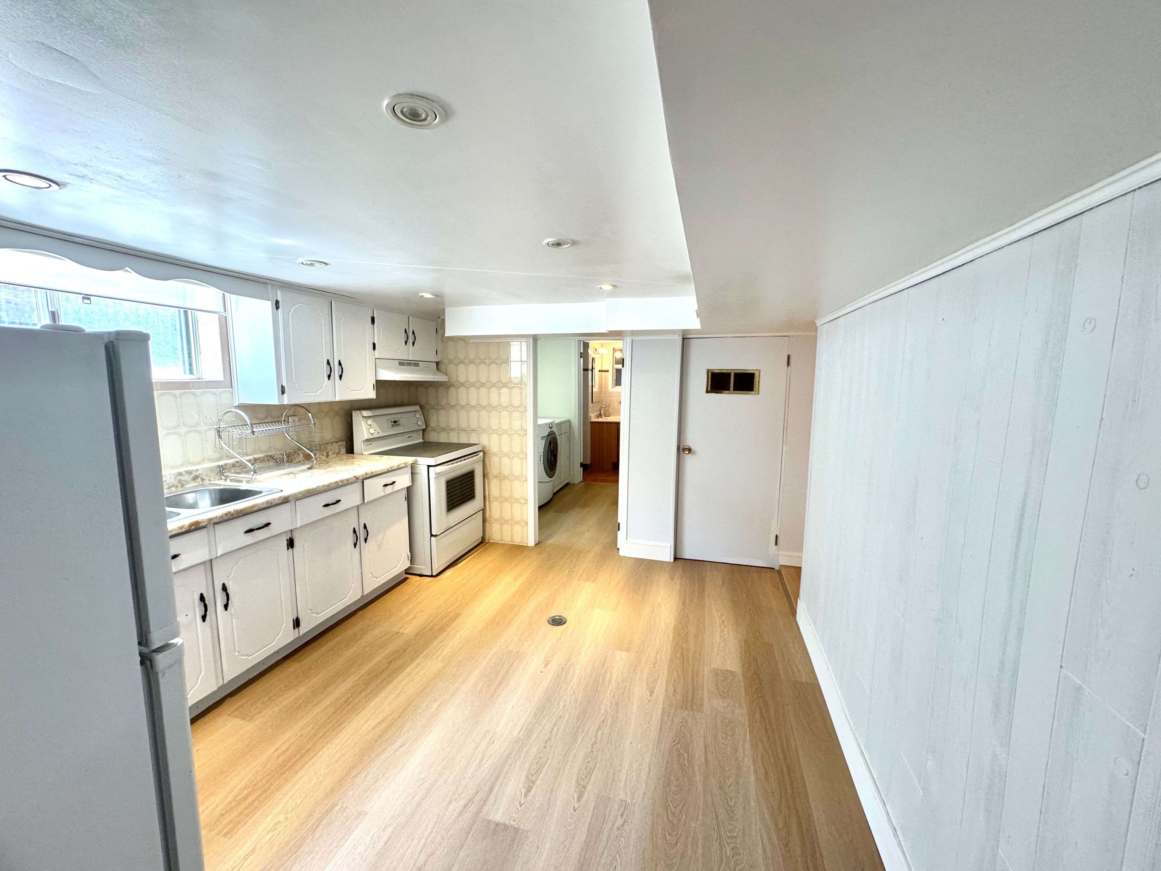 Toronto W07, ON M8Z 4C4,36 Ashmore AVE #Lower