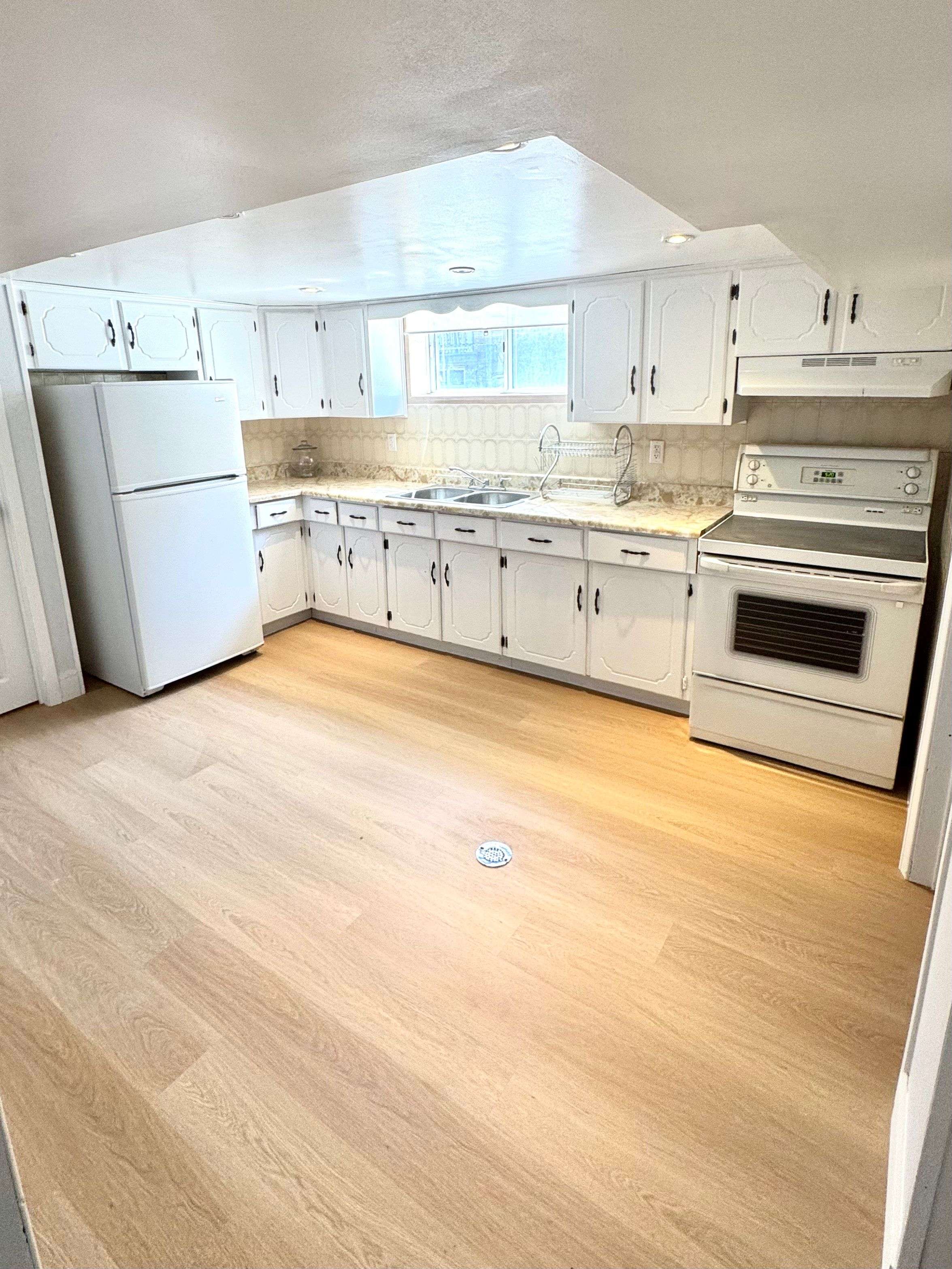 Toronto W07, ON M8Z 4C4,36 Ashmore AVE #Lower