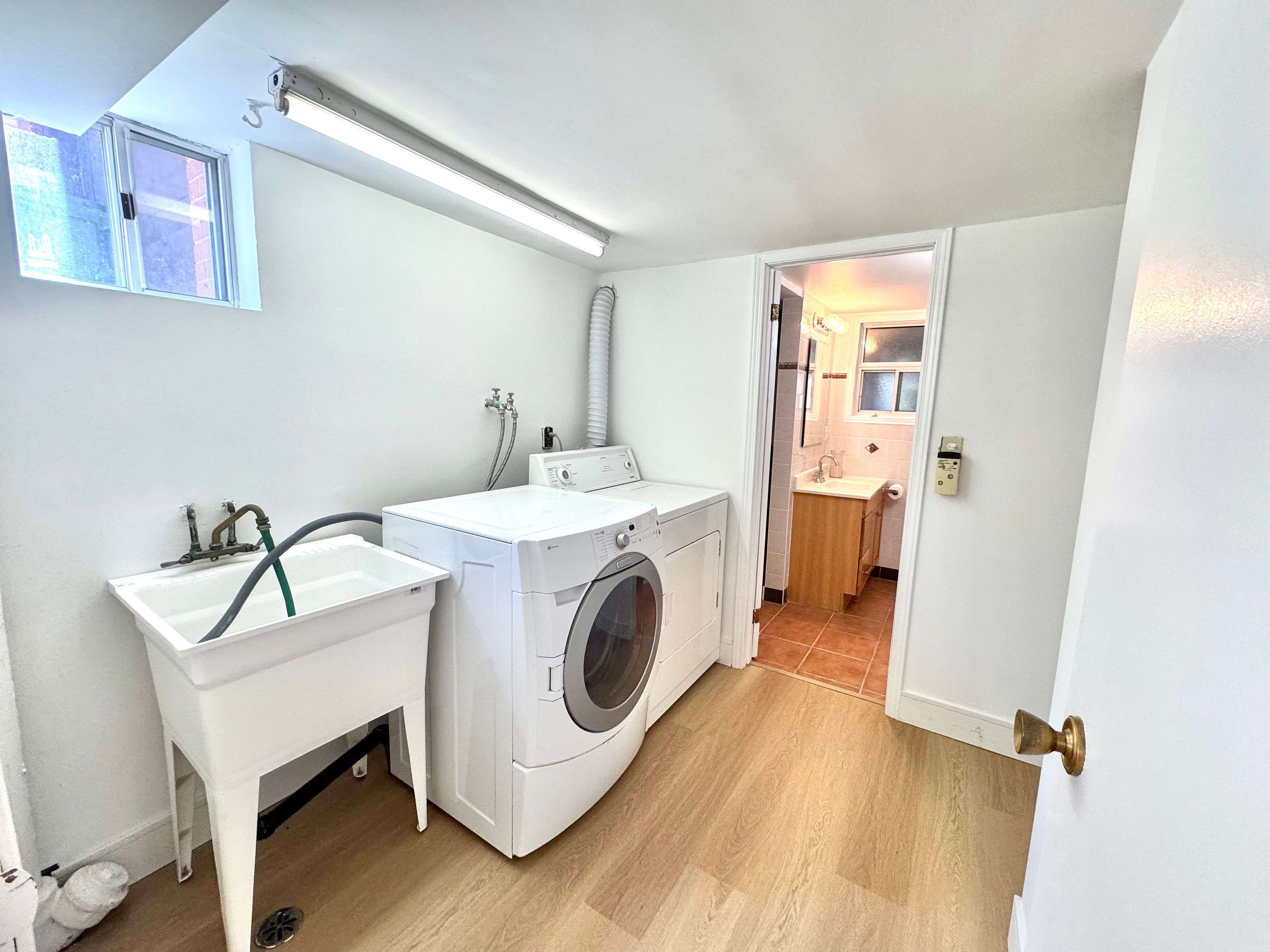 Toronto W07, ON M8Z 4C4,36 Ashmore AVE #Lower