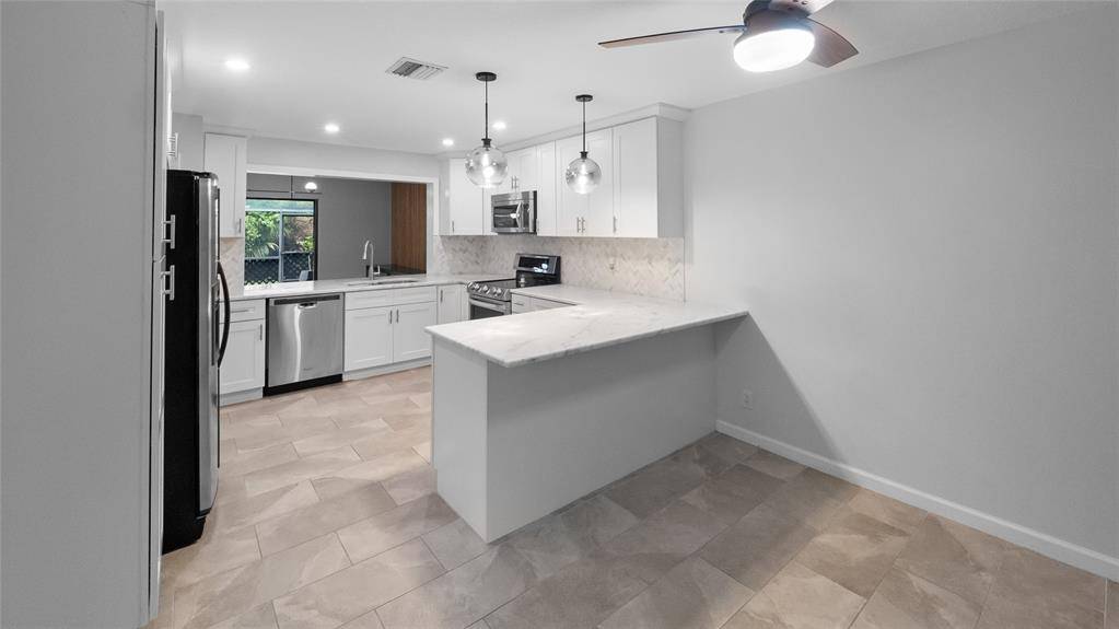 Deerfield Beach, FL 33442,619 Deer Creek North Shore Dr #619