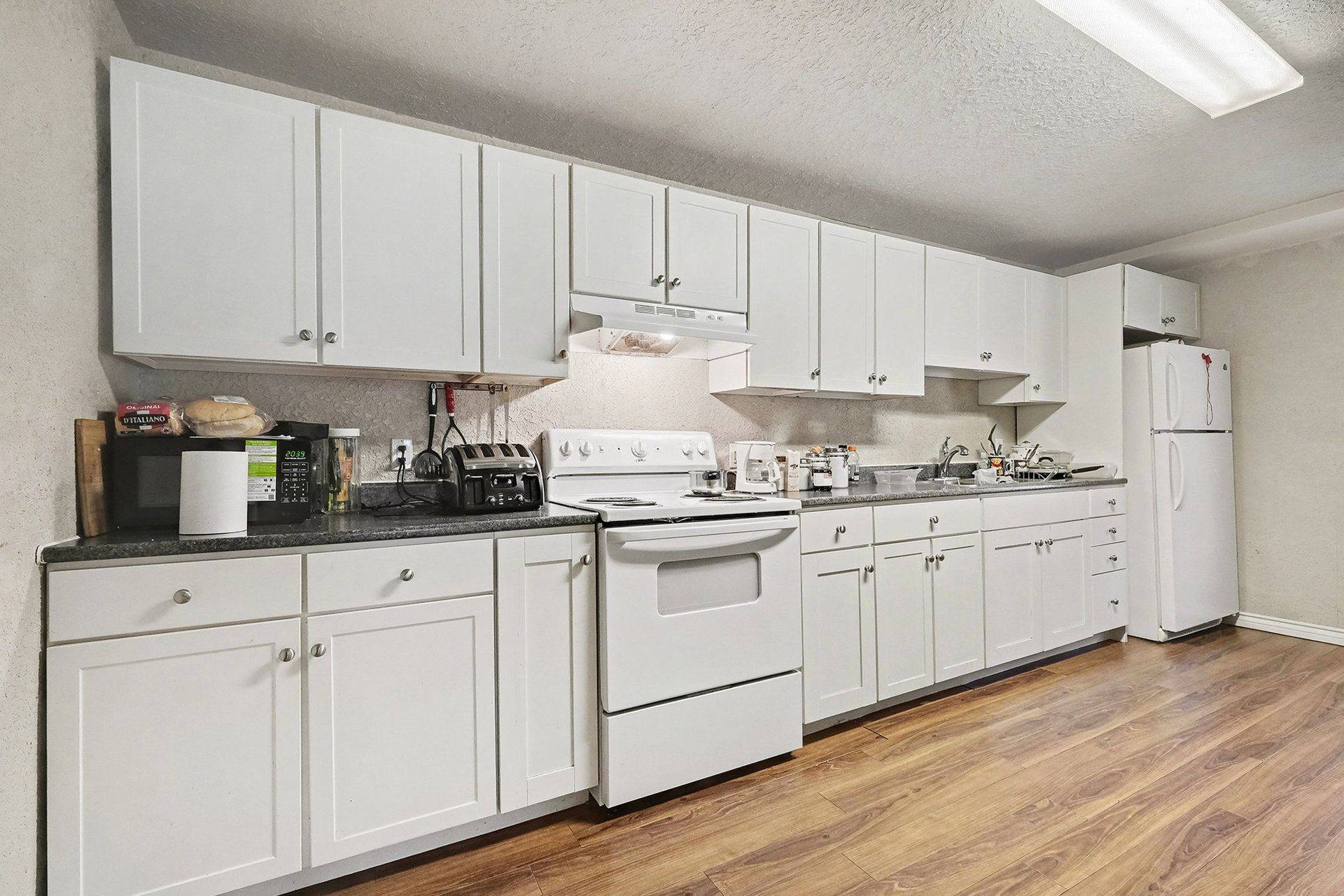 Prescott, ON K0E 1T0,803 ST LAWRENCE ST