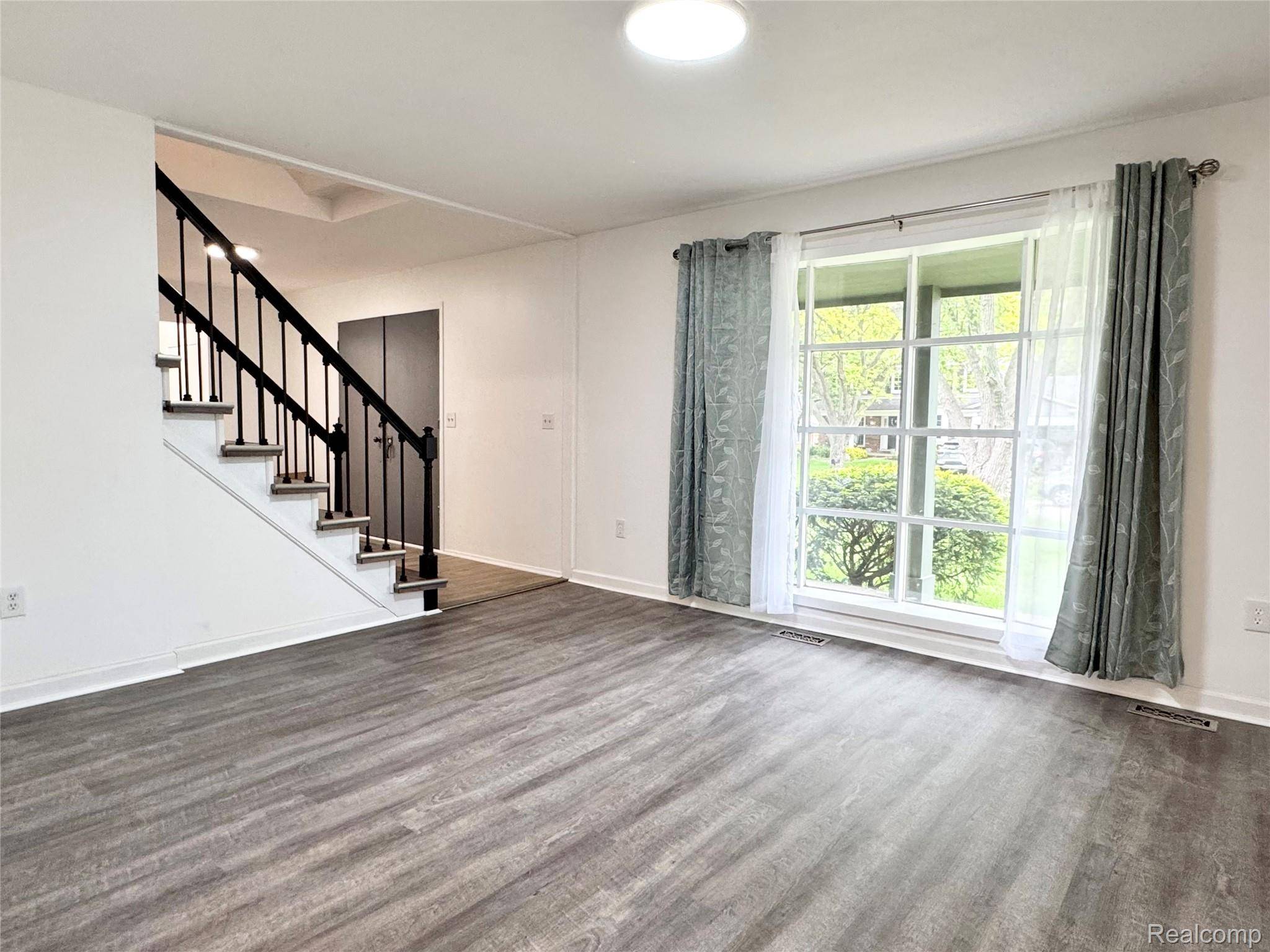 Rochester Hills, MI 48309,3095 Rolling Green CIR S