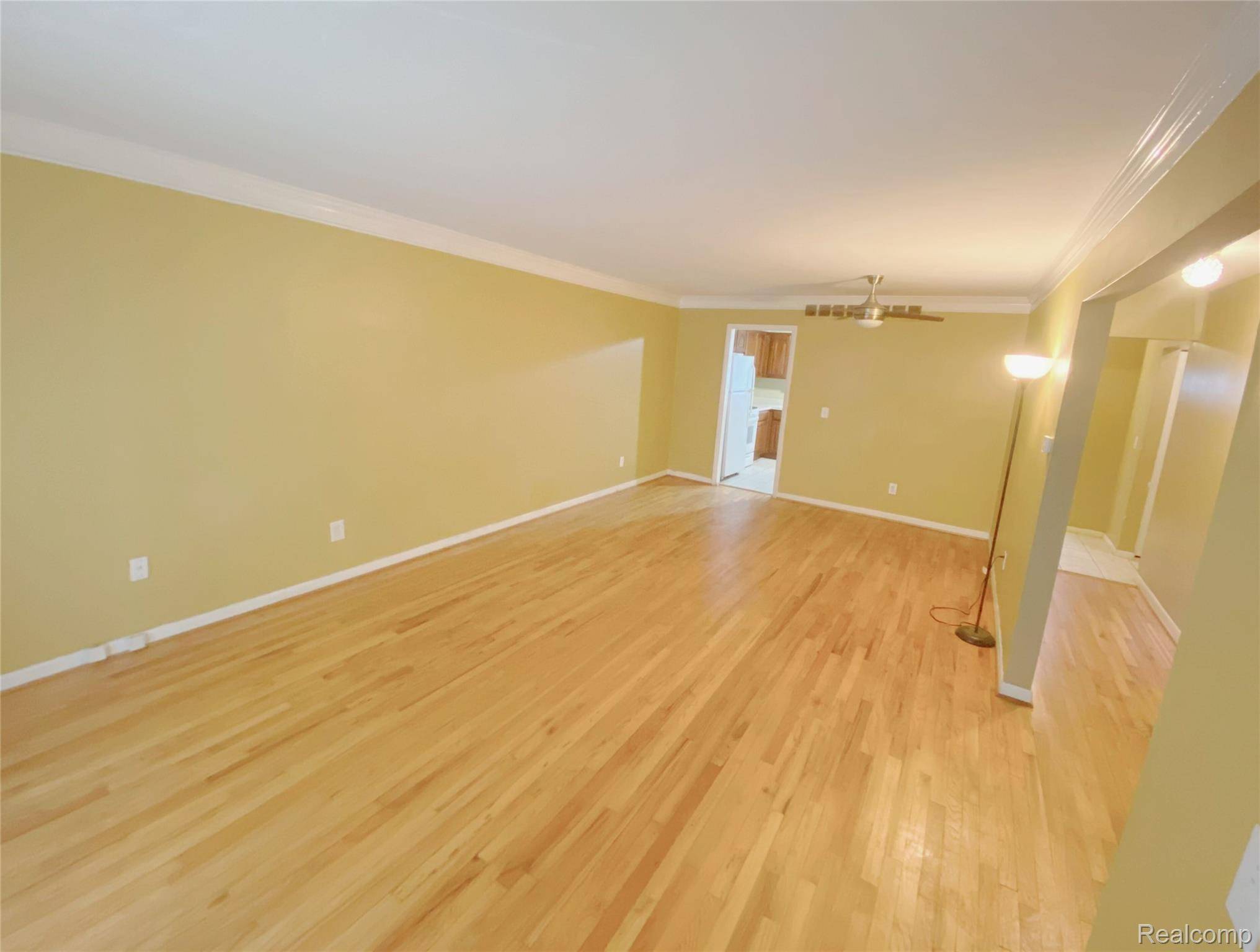 Bloomfield Hills, MI 48304,407 Fox Hills DR N