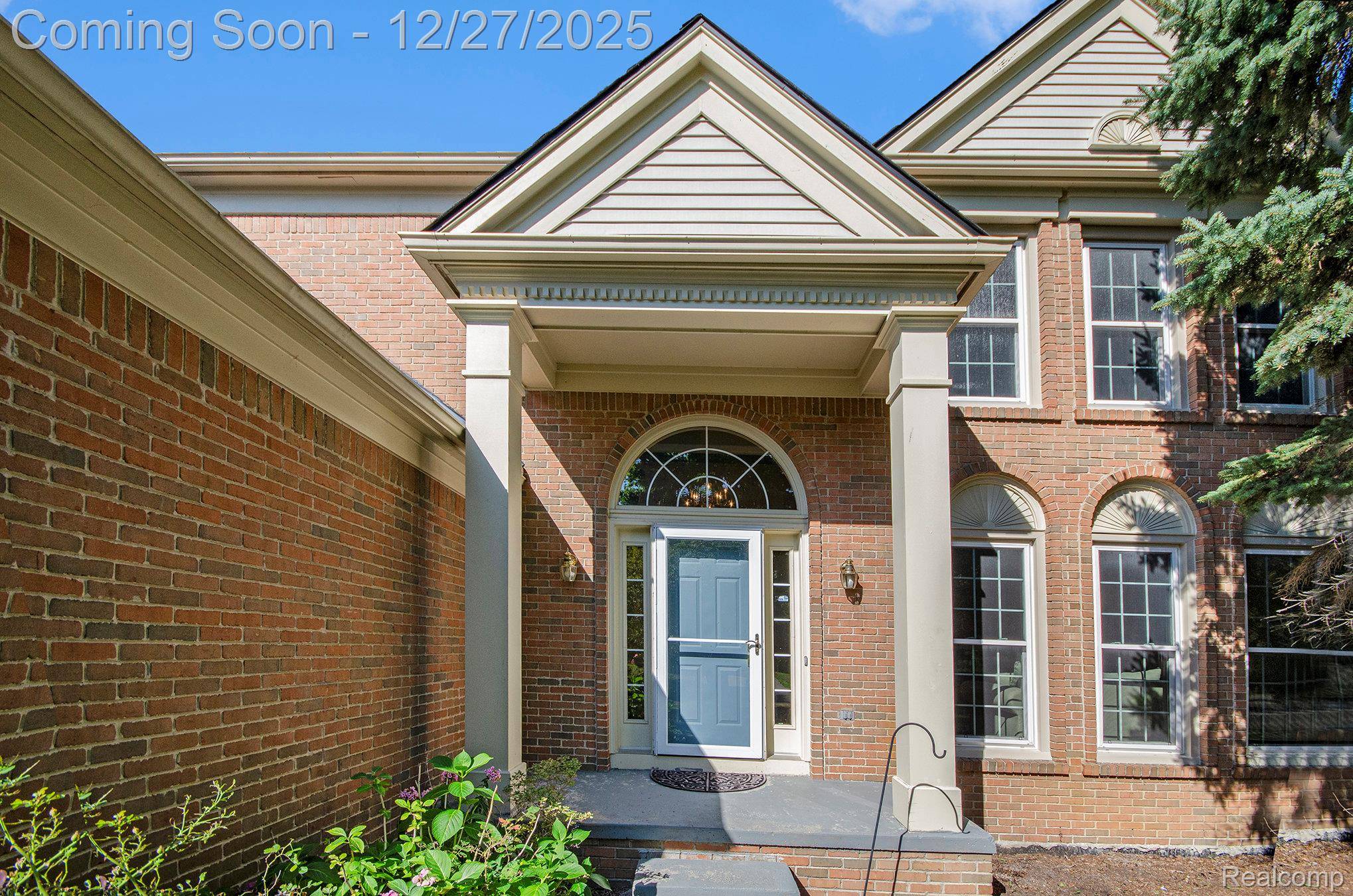 West Bloomfield, MI 48324,2140 Timberridge CT