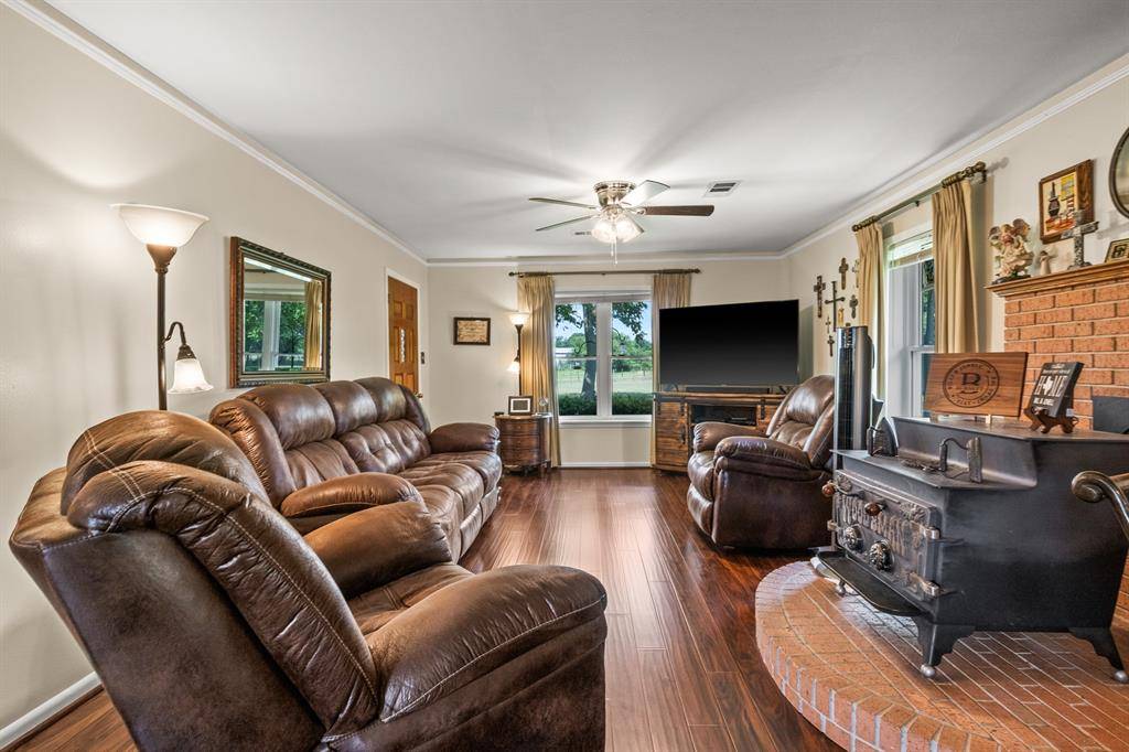 Pittsburg, TX 75686,468 CR 4211