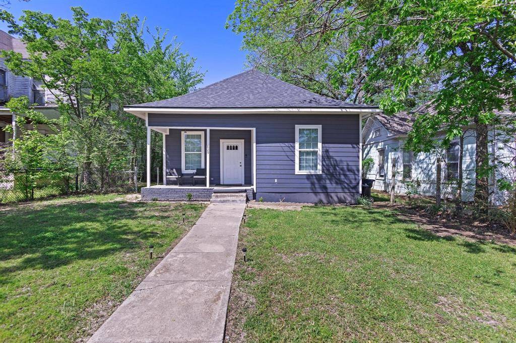 Denison, TX 75020,829 W Sears Street