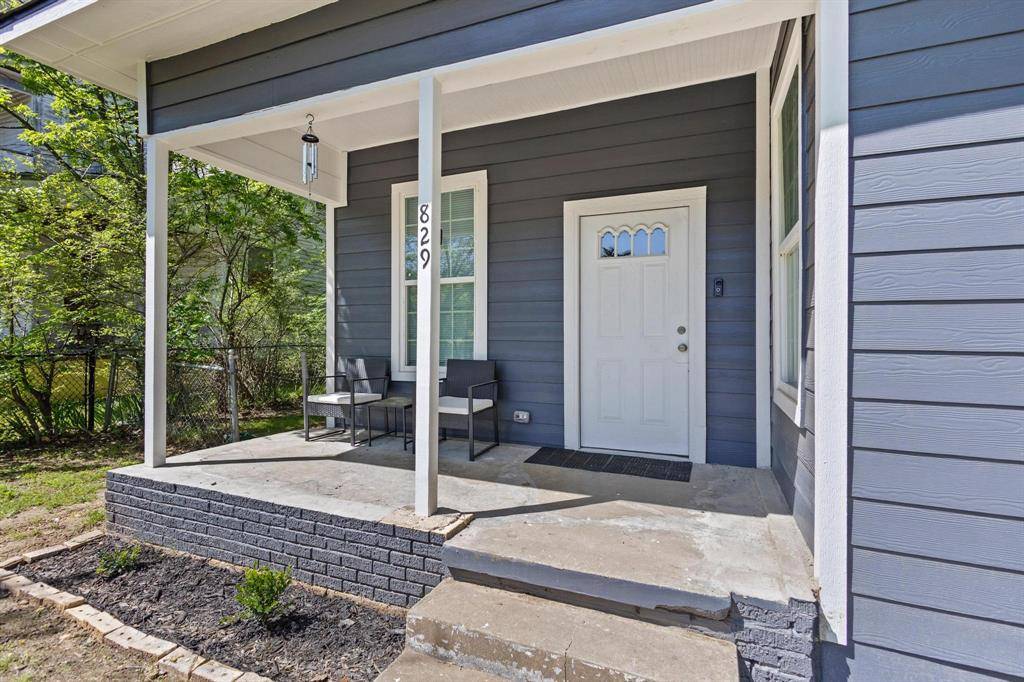 Denison, TX 75020,829 W Sears Street