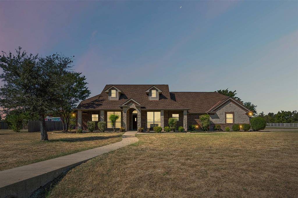 Fort Worth, TX 76135,6009 Feather Wind Way