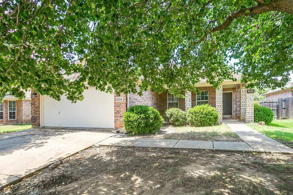 Alvarado, TX 76009,304 Limestone Drive