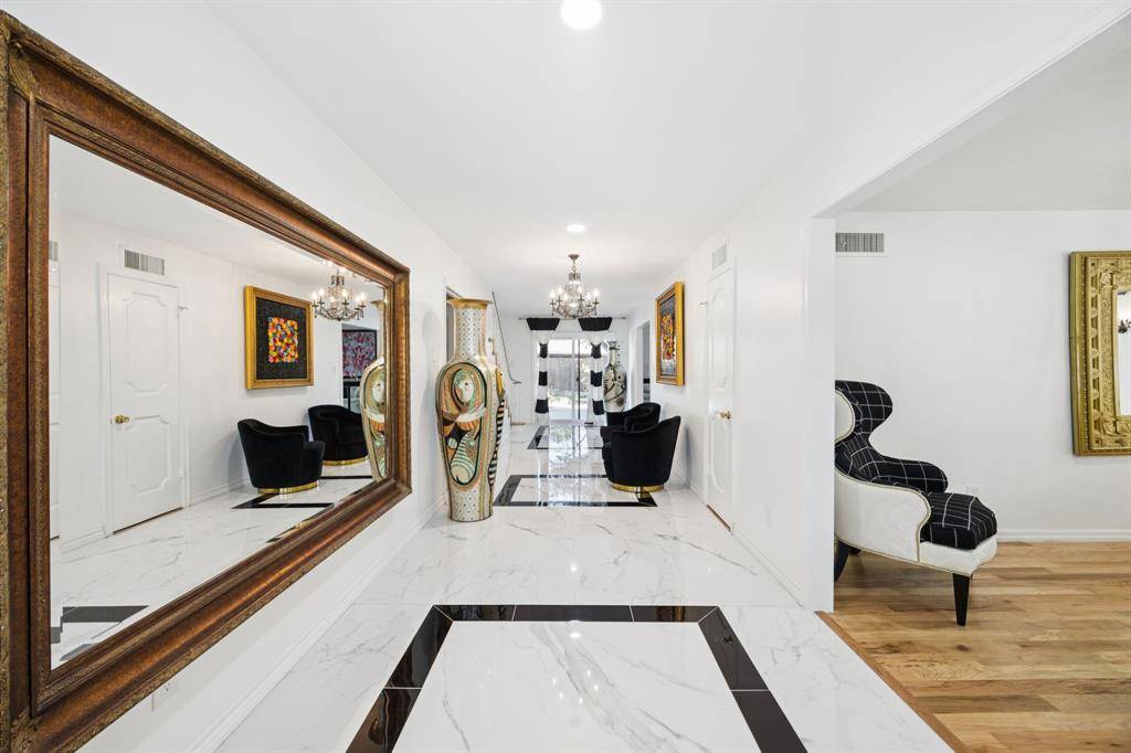 Dallas, TX 75229,11212 Inwood Road