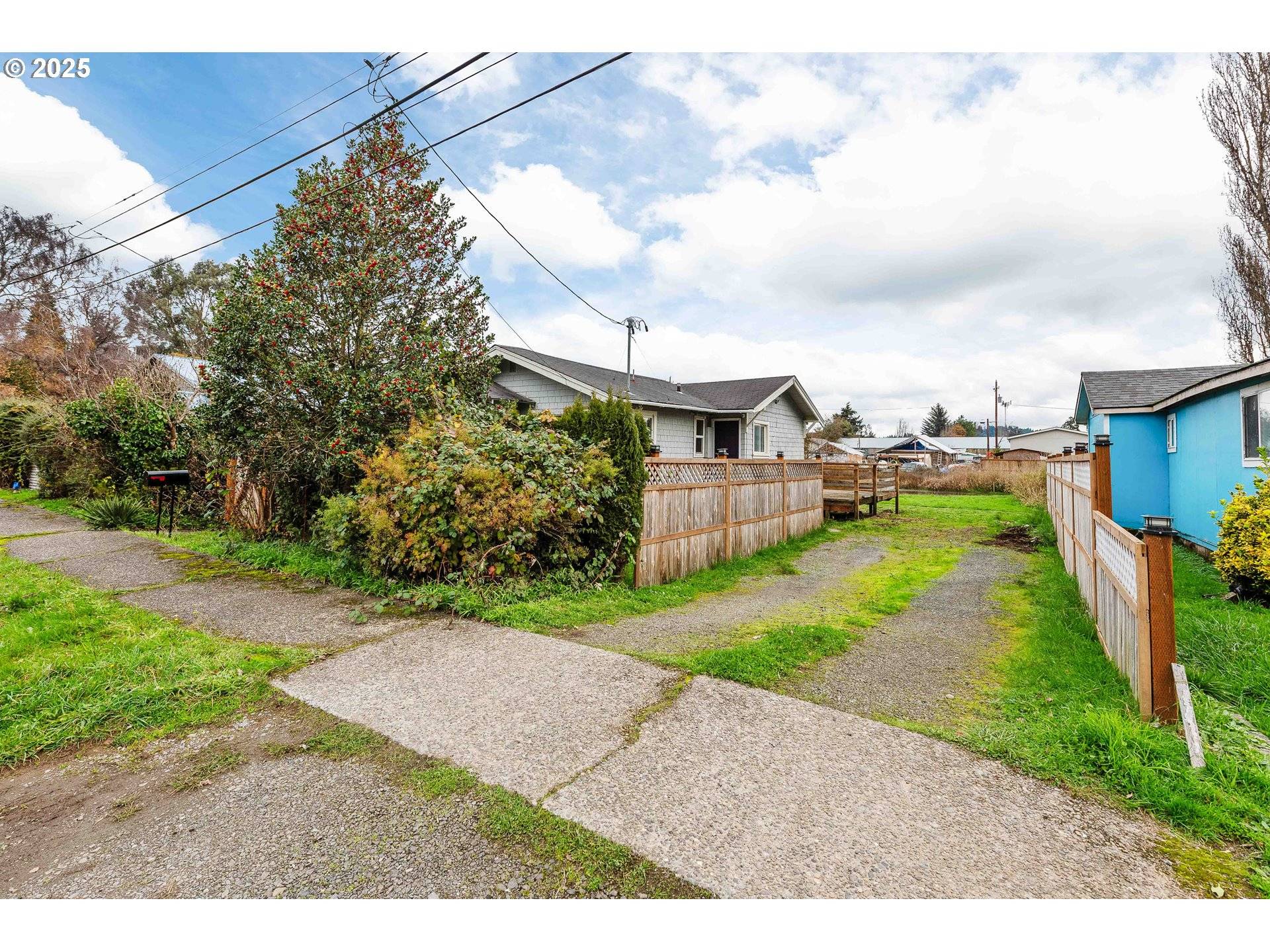 Coos Bay, OR 97420,1066 S 8TH ST