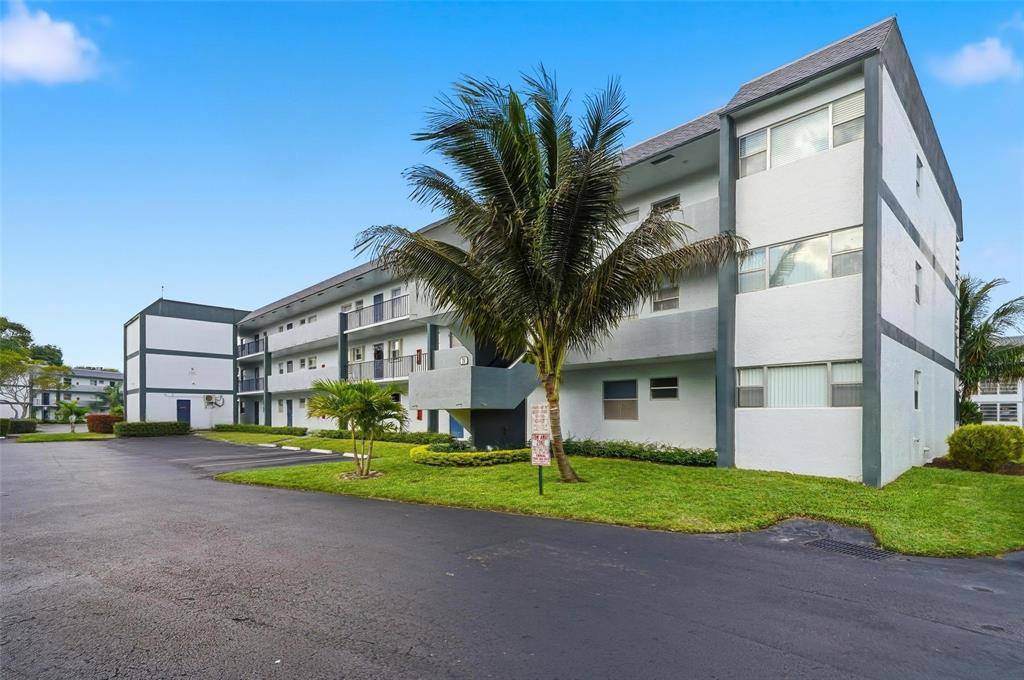 Fort Lauderdale, FL 33321,8330 Sands Point Blvd #302