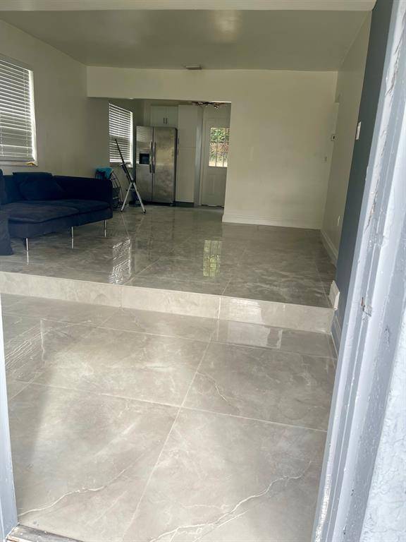 Hollywood, FL 33020,2459 Dewey St