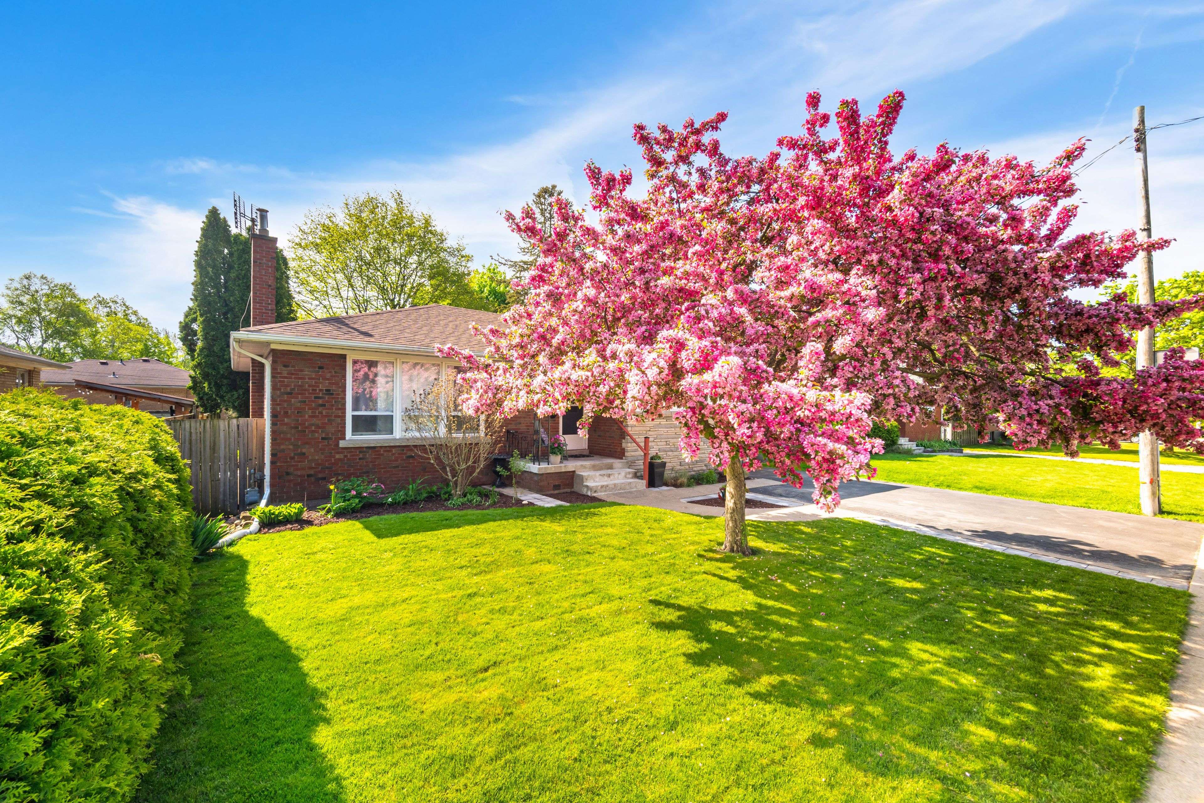 Burlington, ON L7R 2A2,2286 Prospect ST