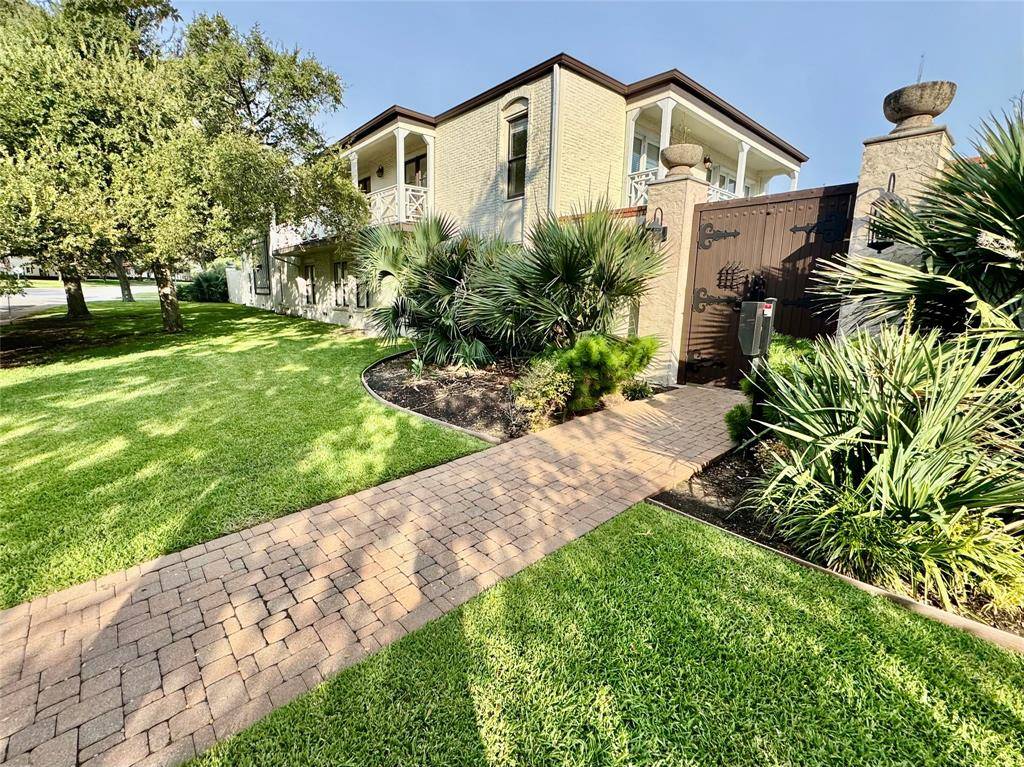 Dallas, TX 75206,5907 E University Boulevard #201