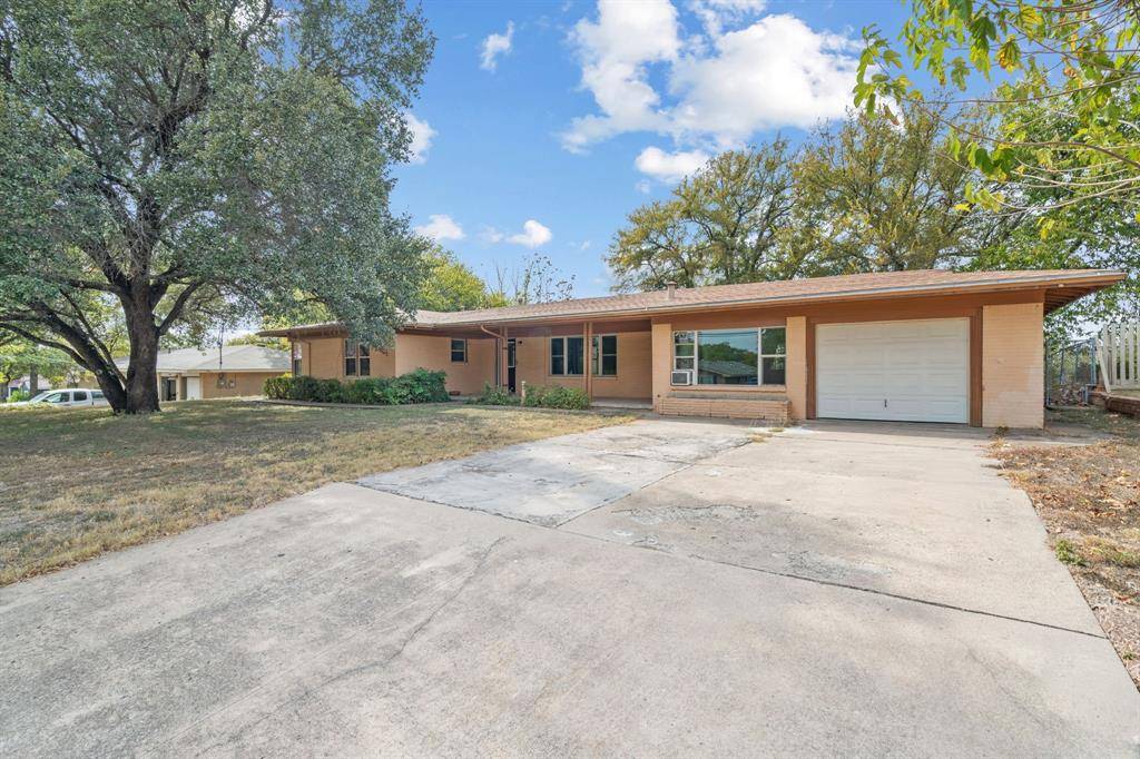 River Oaks, TX 76114,1801 Yale Street