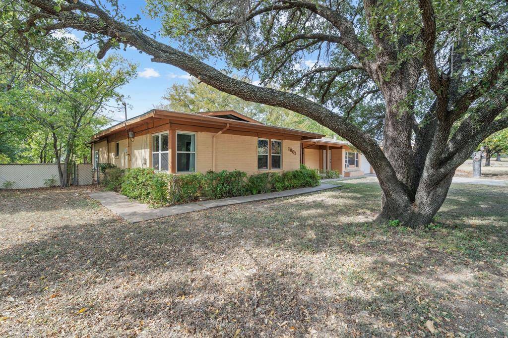 River Oaks, TX 76114,1801 Yale Street