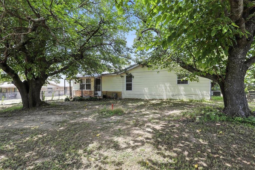 Weatherford, TX 76086,221 E 7th Street