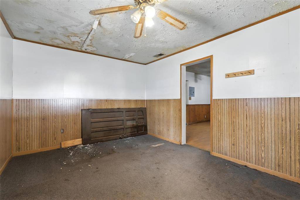 Weatherford, TX 76086,221 E 7th Street