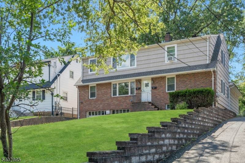 Midland Park Boro, NJ 07432,60 Bank St