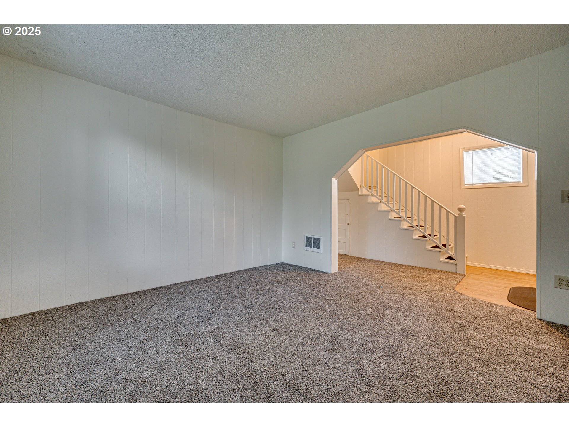 Kalama, WA 98625,362 N 3RD PL