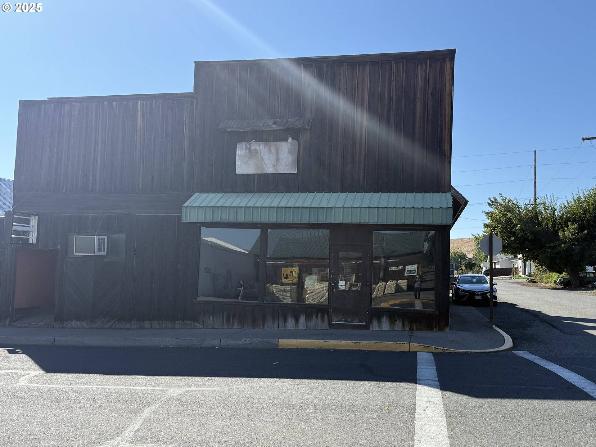 Dufur, OR 97021,181 N Main ST