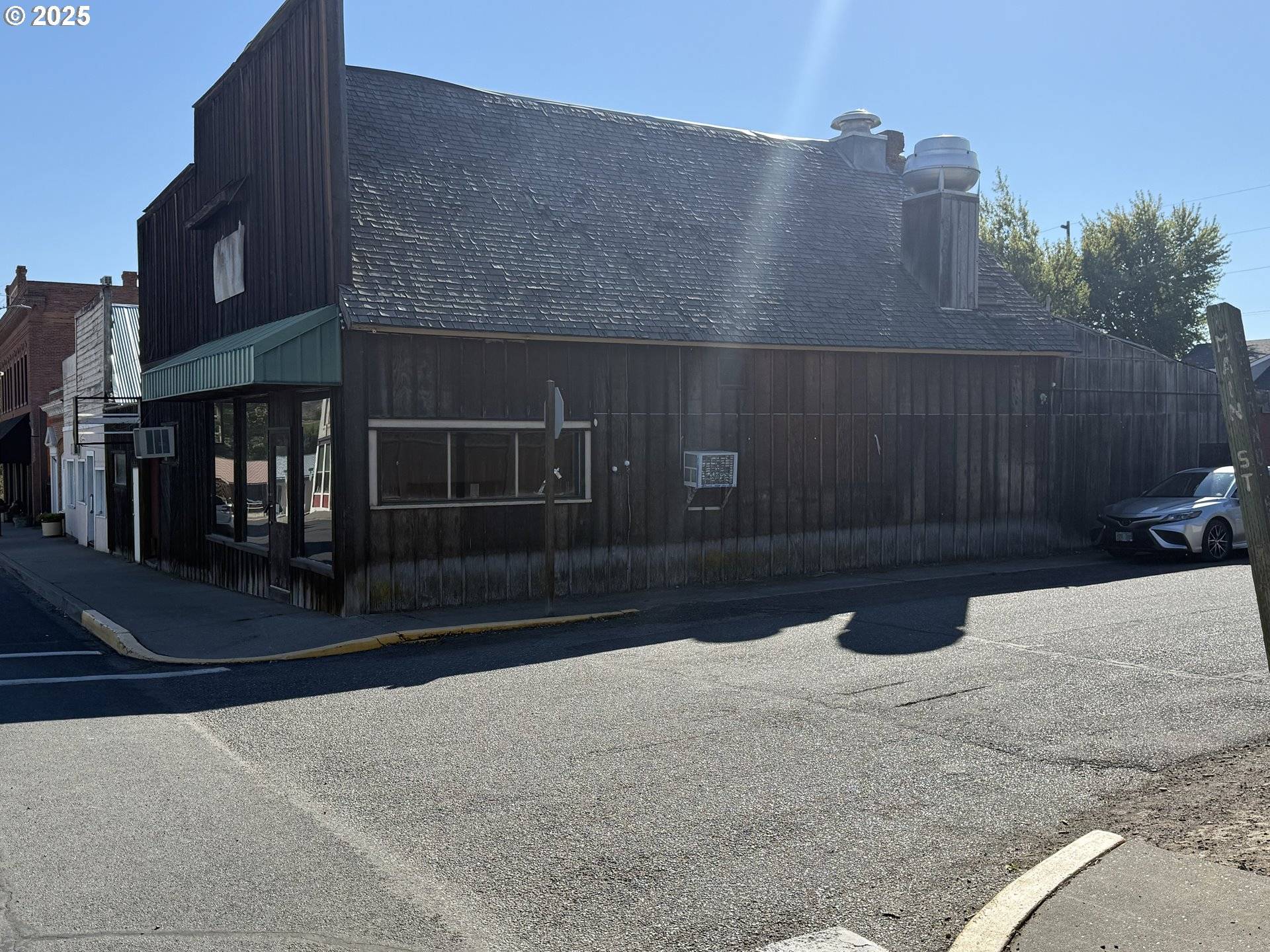 Dufur, OR 97021,181 N Main ST