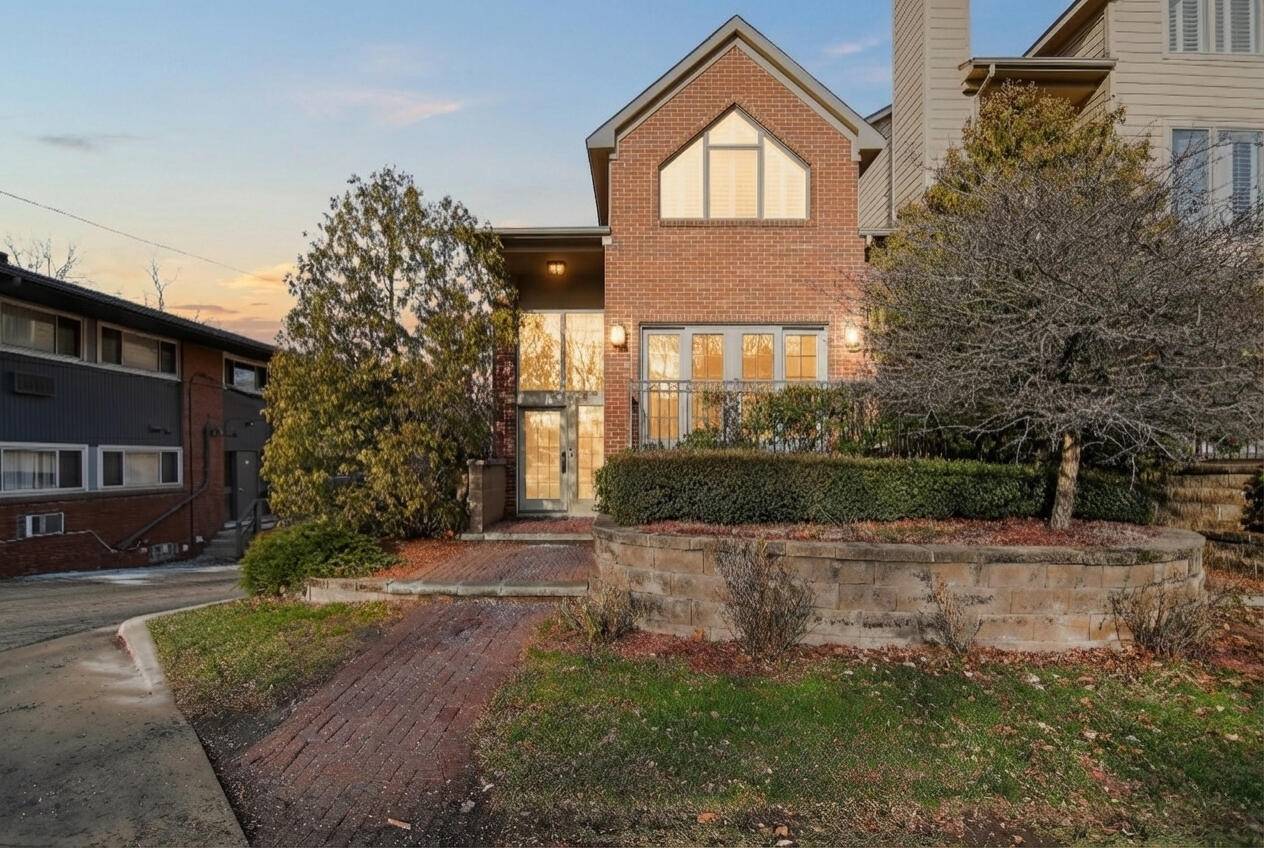 Ann Arbor, MI 48103,934 W Huron ST